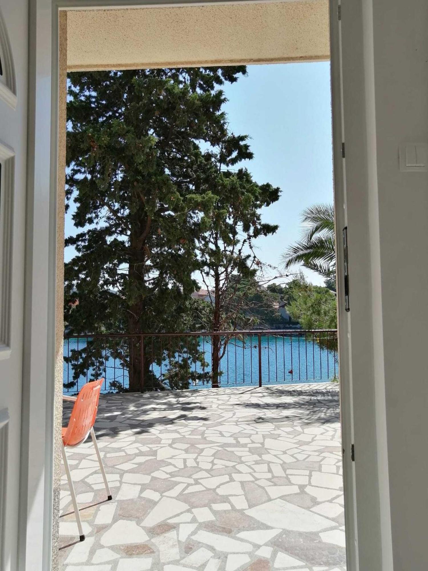 Apartments And Rooms Porto Ražanj Buitenkant foto