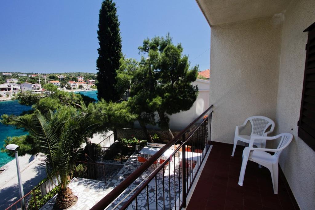 Apartments And Rooms Porto Ražanj Kamer foto