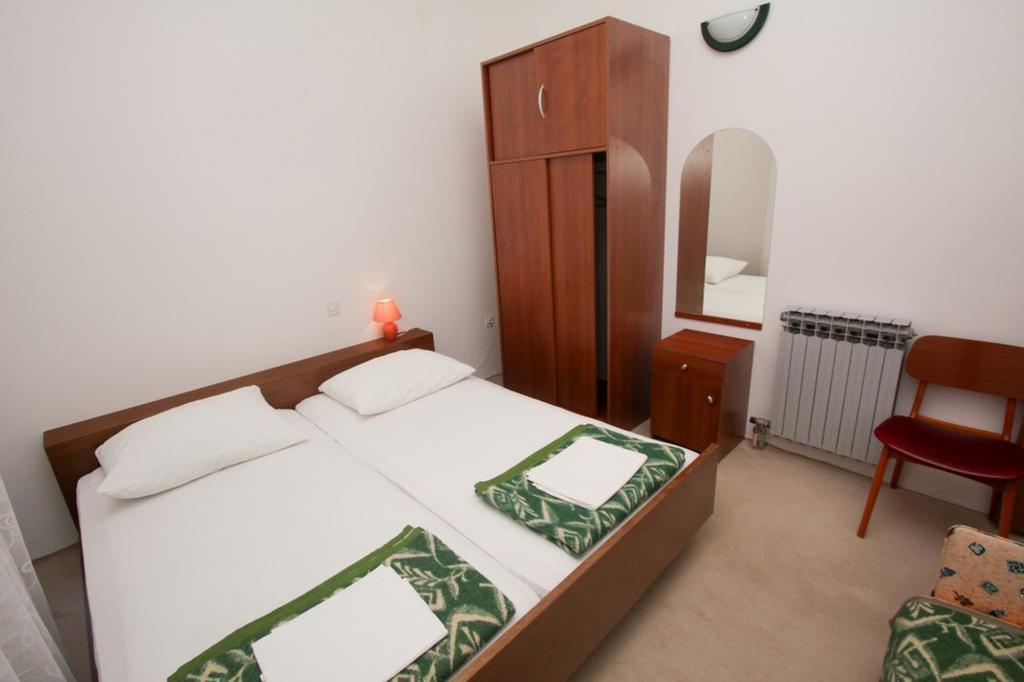 Apartments And Rooms Porto Ražanj Kamer foto
