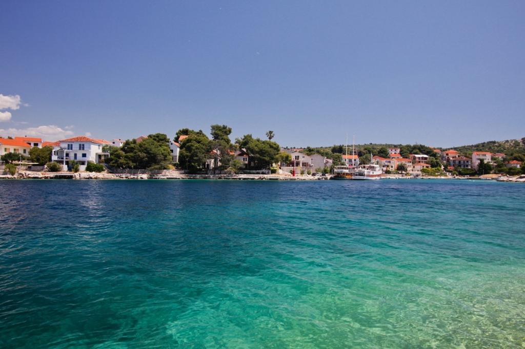 Apartments And Rooms Porto Ražanj Buitenkant foto