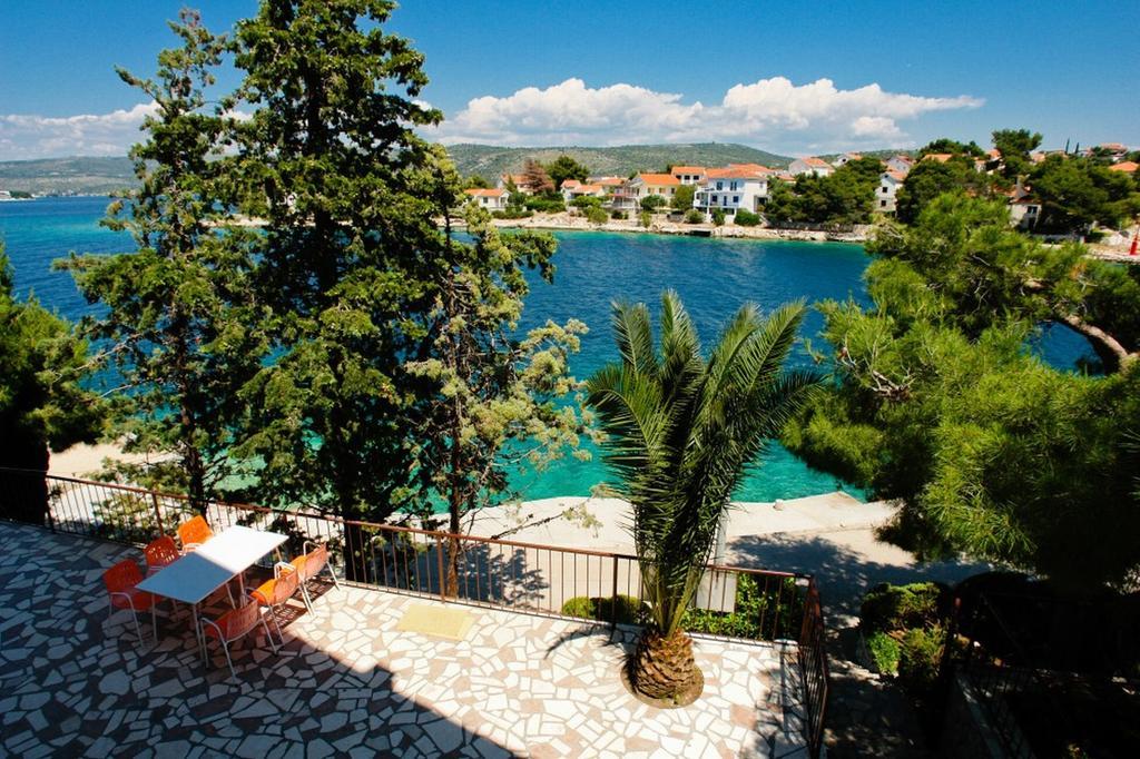 Apartments And Rooms Porto Ražanj Buitenkant foto